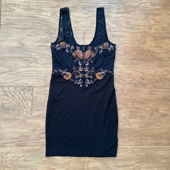 Free People Secrets of Eden Mini Dress Size S Black Beaded Embroidered Lace - Picture 1 of 11